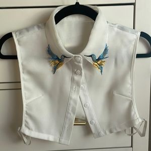 Undershirt with bird collar detail
